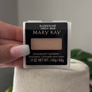 Mary Kay Glazed Chromafusion Highlighter in Creamy Beige